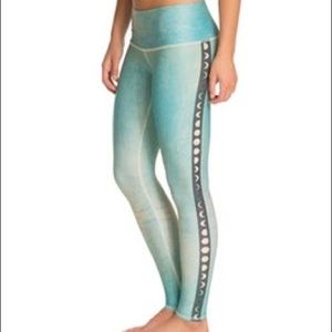 Teeki Blue Moon Hot Pants Yoga Leggings